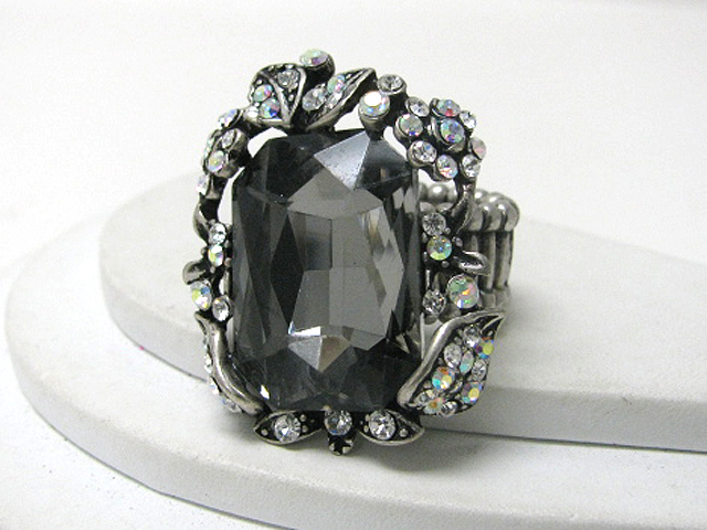 Retro vintage large facet glass and crystal art deco stretch ring 