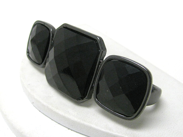 Glam punk rock facet glass stone tri finger ring