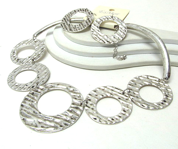 Five round cut out hammered metal drop two tub chain necklace earring set