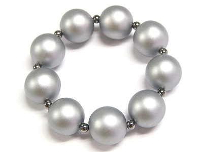 Large pearl beads stretch bracelet