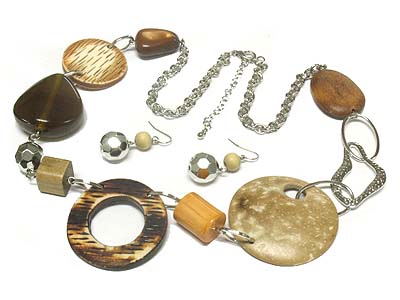 Wood craft and resin nugget linked long necklace and earring set 