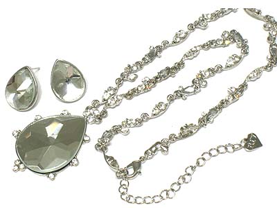 Boutique style large tear drop pendant and crustal stud chain necklace and earring set  