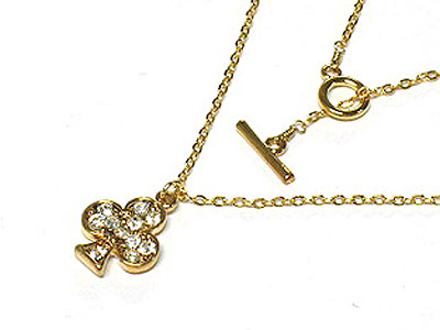 Clover toggle necklace