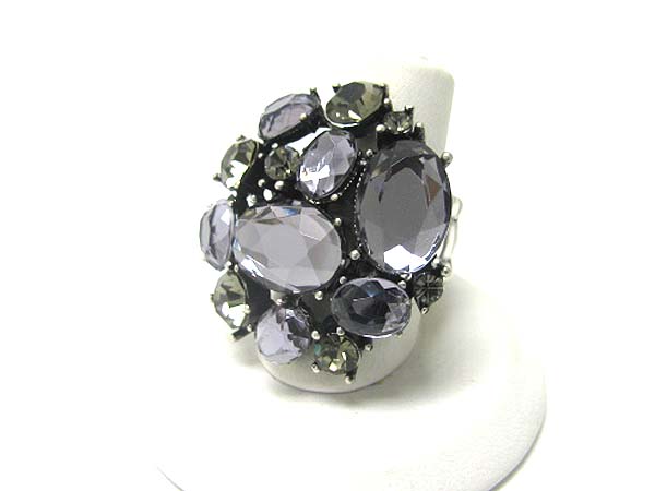 Crystal and acryl stone stretch ring