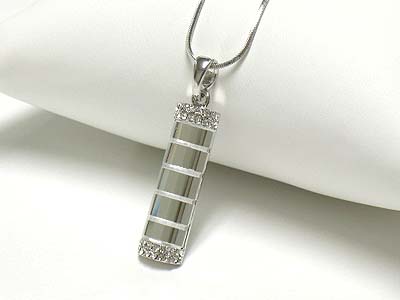 Crystal and glass bar pendant necklace 