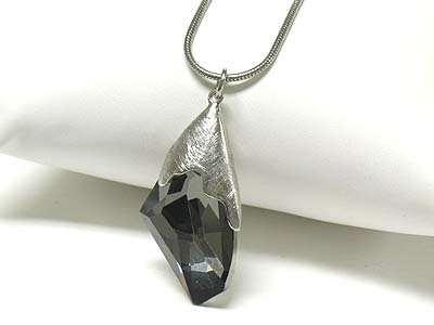 Genuine crystal pendant neckalce