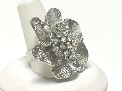 Crystal accent metal flower ring - adjustable