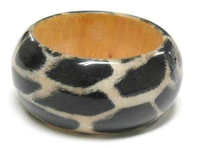 High polishing wooden bangle - animal skin