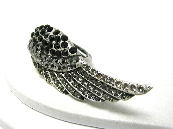 Crystal stud angel wing stretch ring