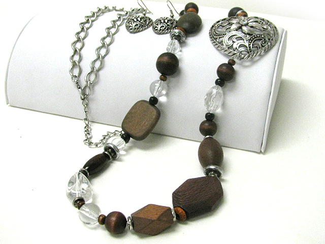 Heart accent wood and glass beads mix long necklace earring set