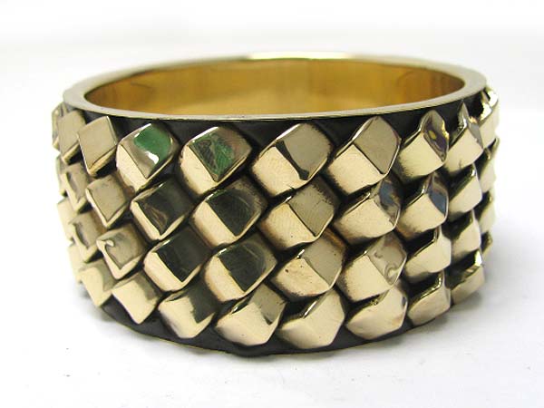 Metal stud metal bangle