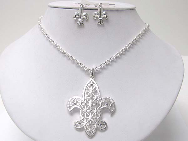 Crystal stud filigree metal fleur de lis neckalce earring set