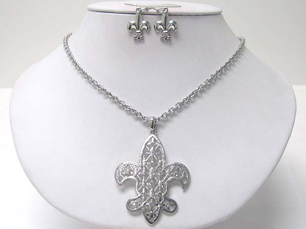 Crystal stud filigree metal fleur de lis neckalce earring set