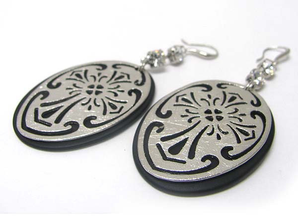 Double layer scratch metal filigree earring  - brass metal