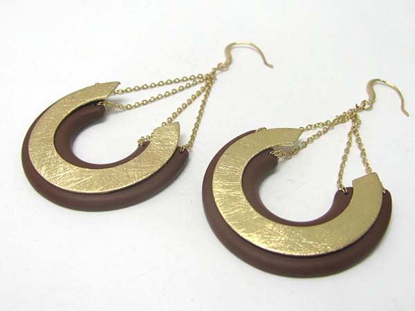 Double layer scratch metal arc drop earring - brass metal