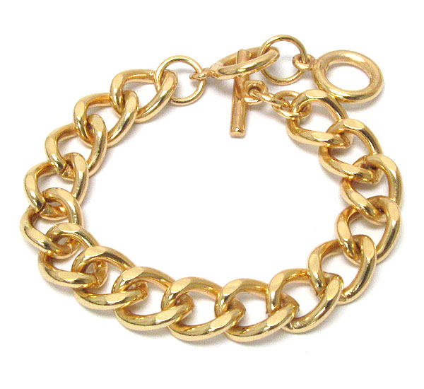 Thick metal chain toggle bracelet