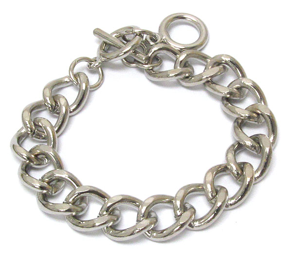 Thick metal chain toggle bracelet