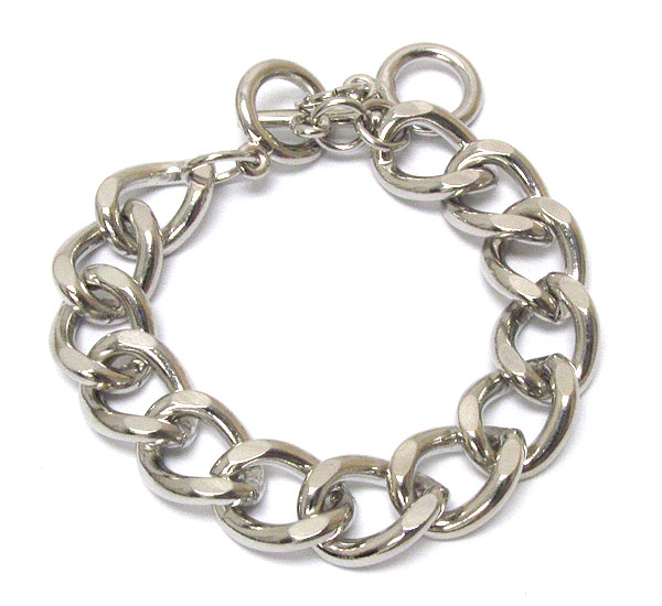 Thick metal chain toggle bracelet