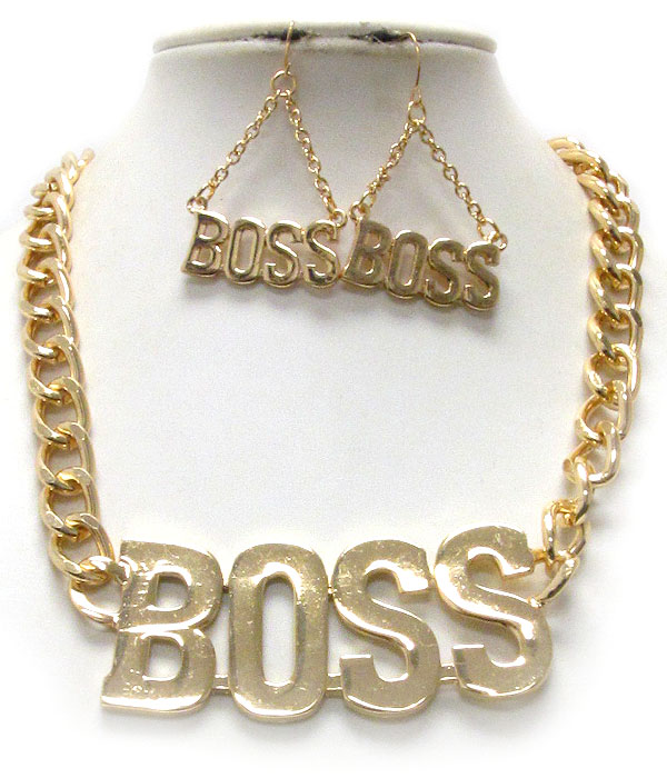 Large metal boss pendant and thick chain necklace earring set