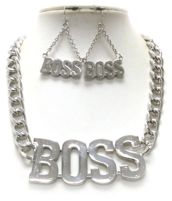 Large metal boss pendant and thick chain necklace earring set