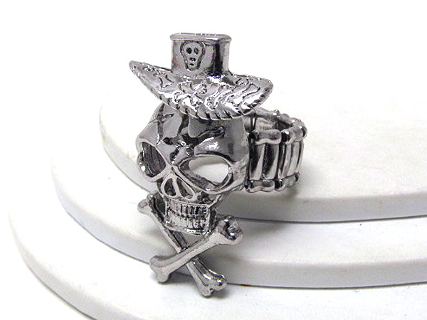 Metal puffy skull with hat and bone fashion stretch ring