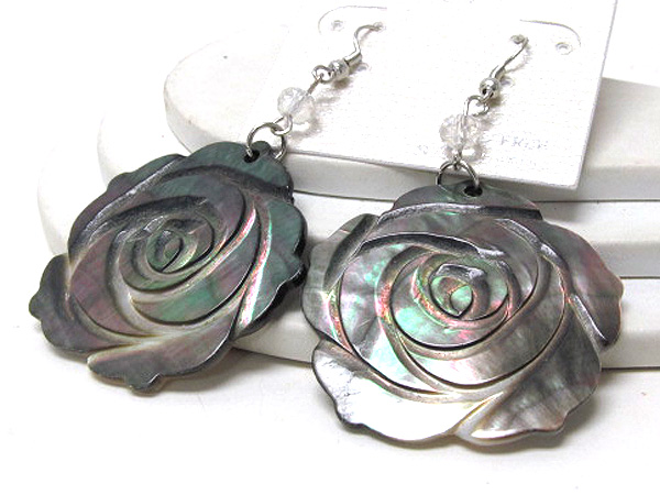 One crystal glass with shell carved rose drop earring 