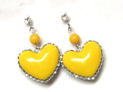 Crystal acryl puff heart earring