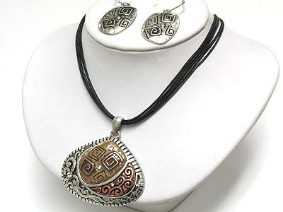 Tri tone metal art pendant cord necklae and earring set