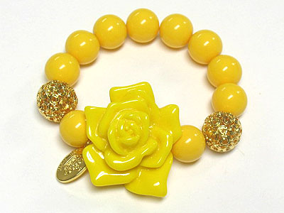 Acryl flower and ball stretch bracelet