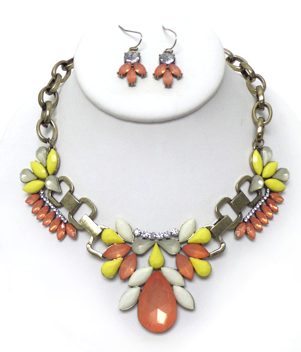 Multi shape color necklace set