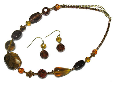 Semi precious stone and glass bead necklace set