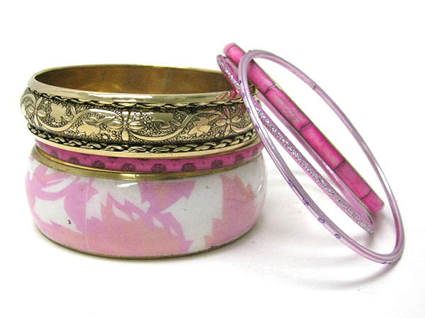 Aartistic paint and metal filigree multi stackable bangle set of 7