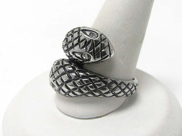 Crysatl eye metal snake ring