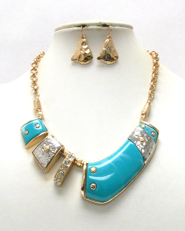 Crystal and hammered metal and resin mix link necklace earring set