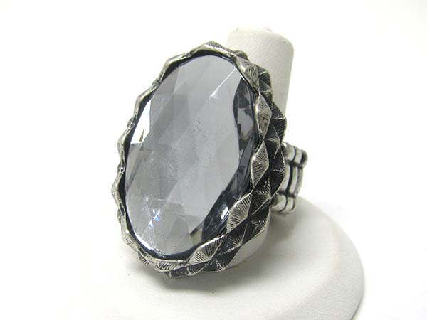 Facet oval stone antique oval metal stretch ring