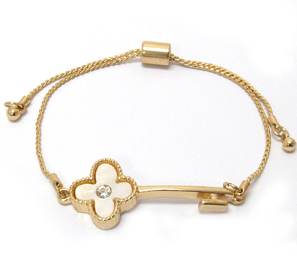 Crystal and shell deco key bracelet