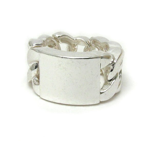 Curved metal plate and chain stretch ring