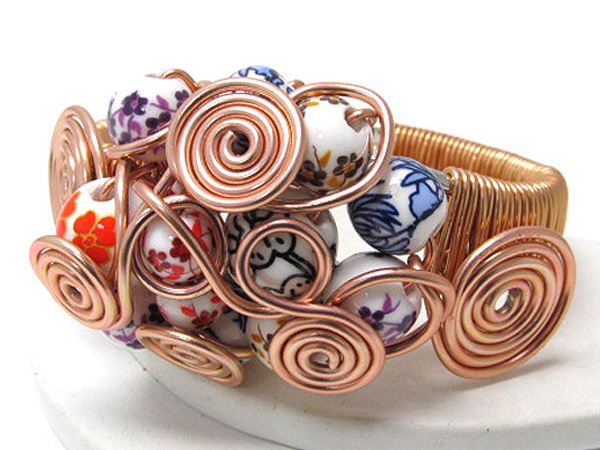 Multi acrly print flowers balls and fashion metal wired hinge bangle