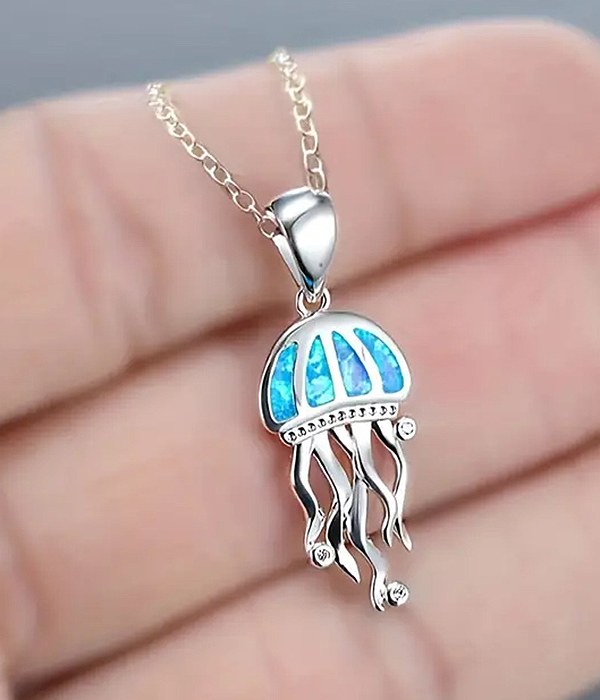 Sealife theme mini jellyfish pendant necklace