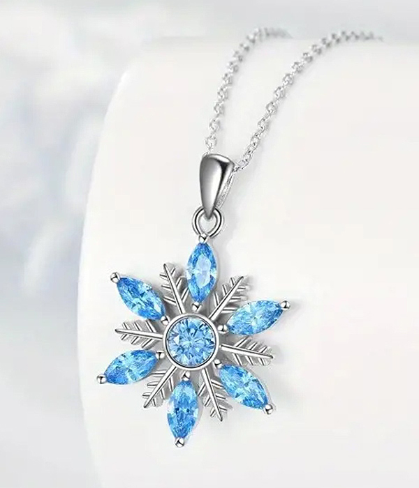 Snowflake pendant necklace