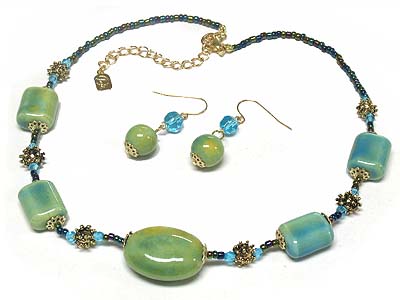 Figurine  stone seed bead ncklace and earring set