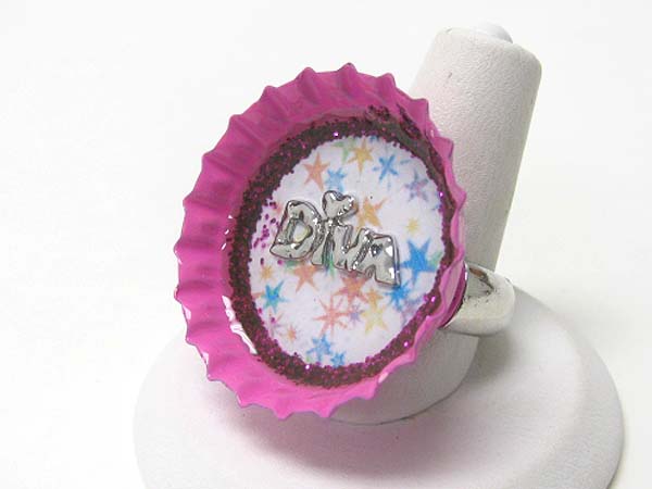 Bottle cap art diva stretch ring