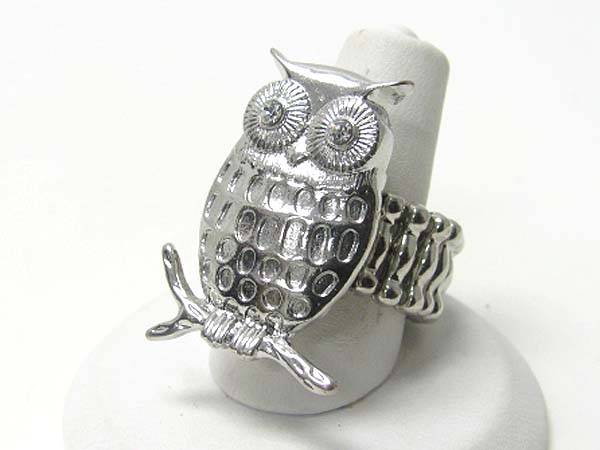 Crystal stud owl stretch ring