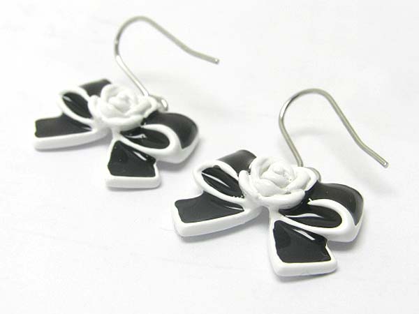 Metal epoxy ribbon earring