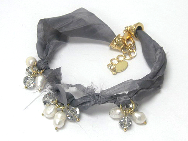 Multi crystal glass and pearl patern and fashion tied fabric on chain bracelet