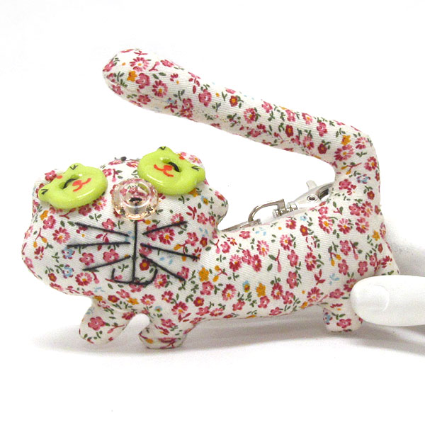 Flower fabric and button cat key chain