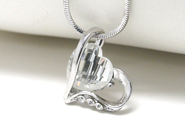 Made in korea whitegold plating facet glass and crystal stud heart pendant necklace?