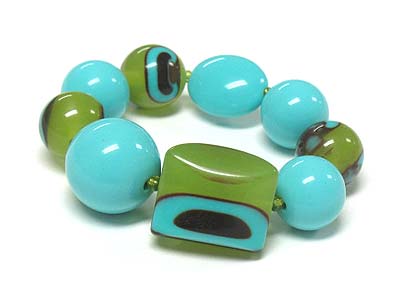 Enameled acryl ball stretch bracelet