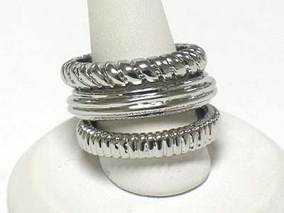 Triple metal ring