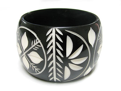 Ethnic style design carved formica wide bangle